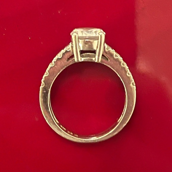 2 Carat Cubic Zirconia Silver Ring - Picture 3 of 3